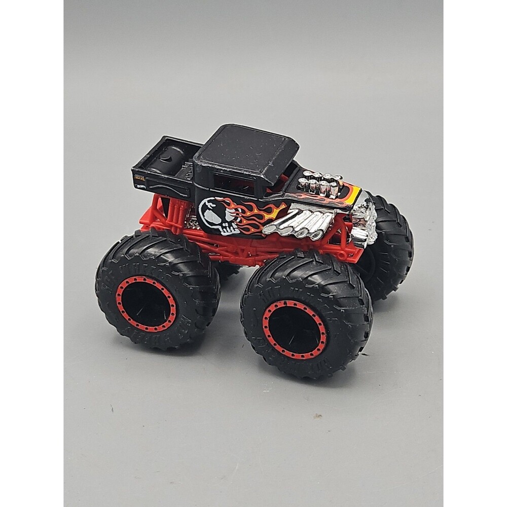 Hot Wheels Monster Jam Truck 1:64 Bone Shaker Diecast Flame Black Red